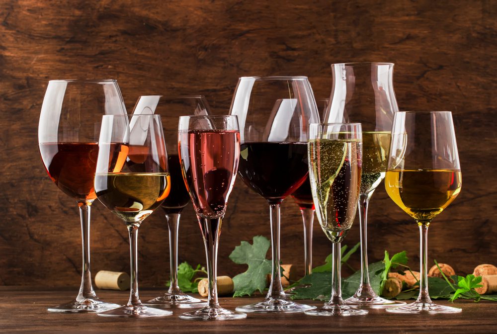 gradazione alcolica del vino in vari calici